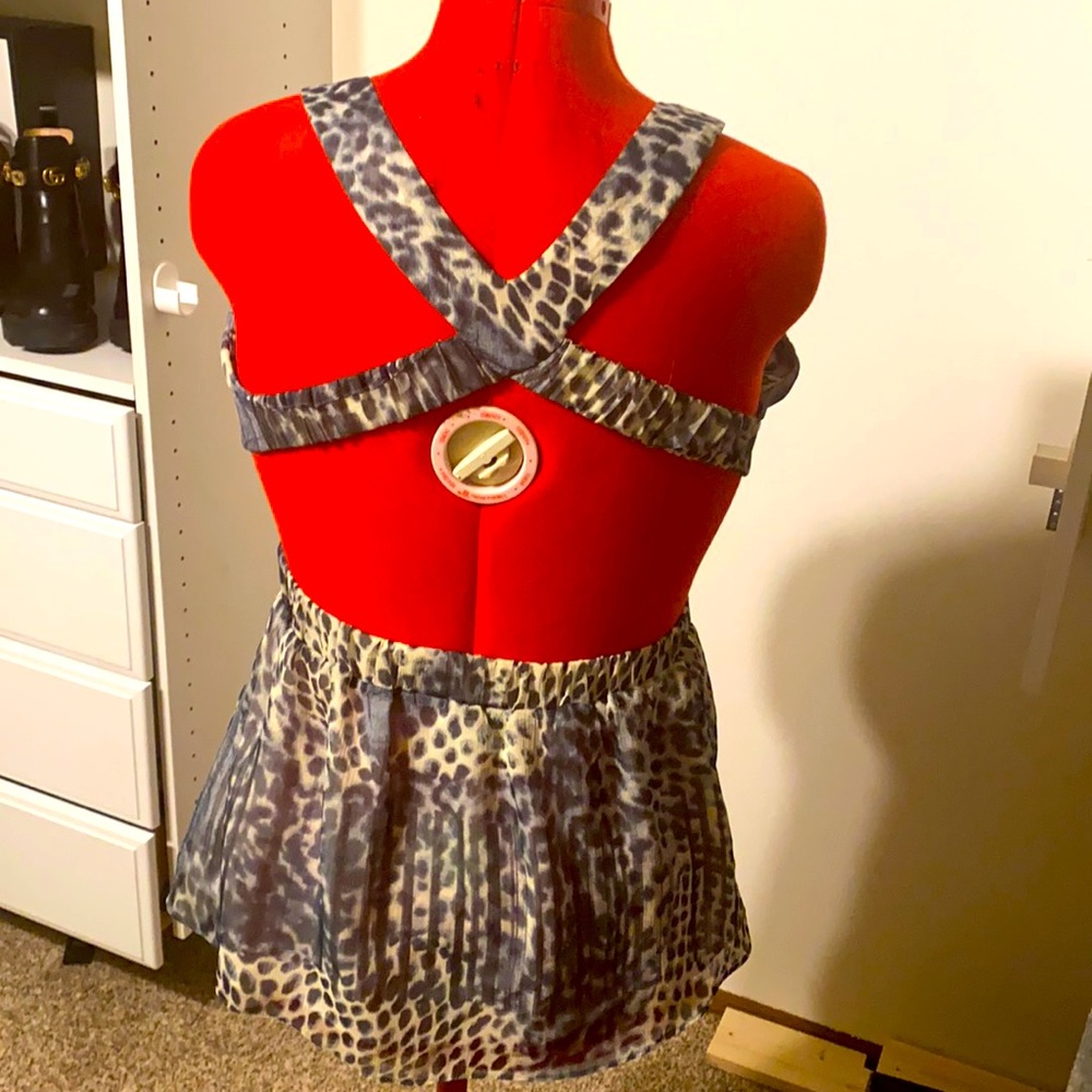 Brand New Top! That only the pictures can explain